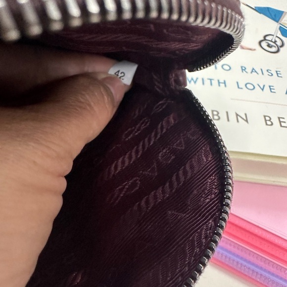 Prada Impunture Soft Calf Cosmetic Wristlet Case 👛💃🏼💕 - Picture 8 of 8